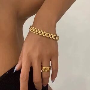 Sleek Gold Stainless Steel Chain Bracelet – Minimalist Luxury Style
